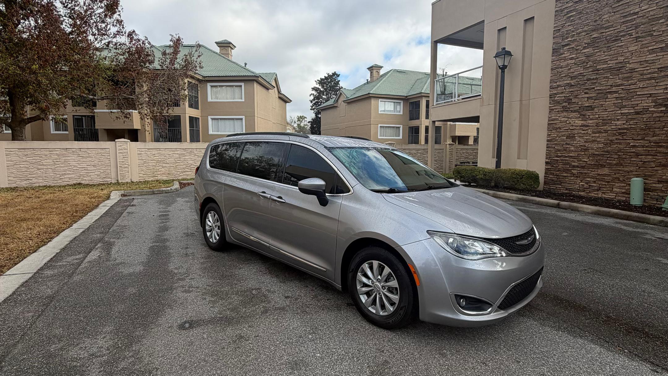 Chrysler Pacifica 2017 in 