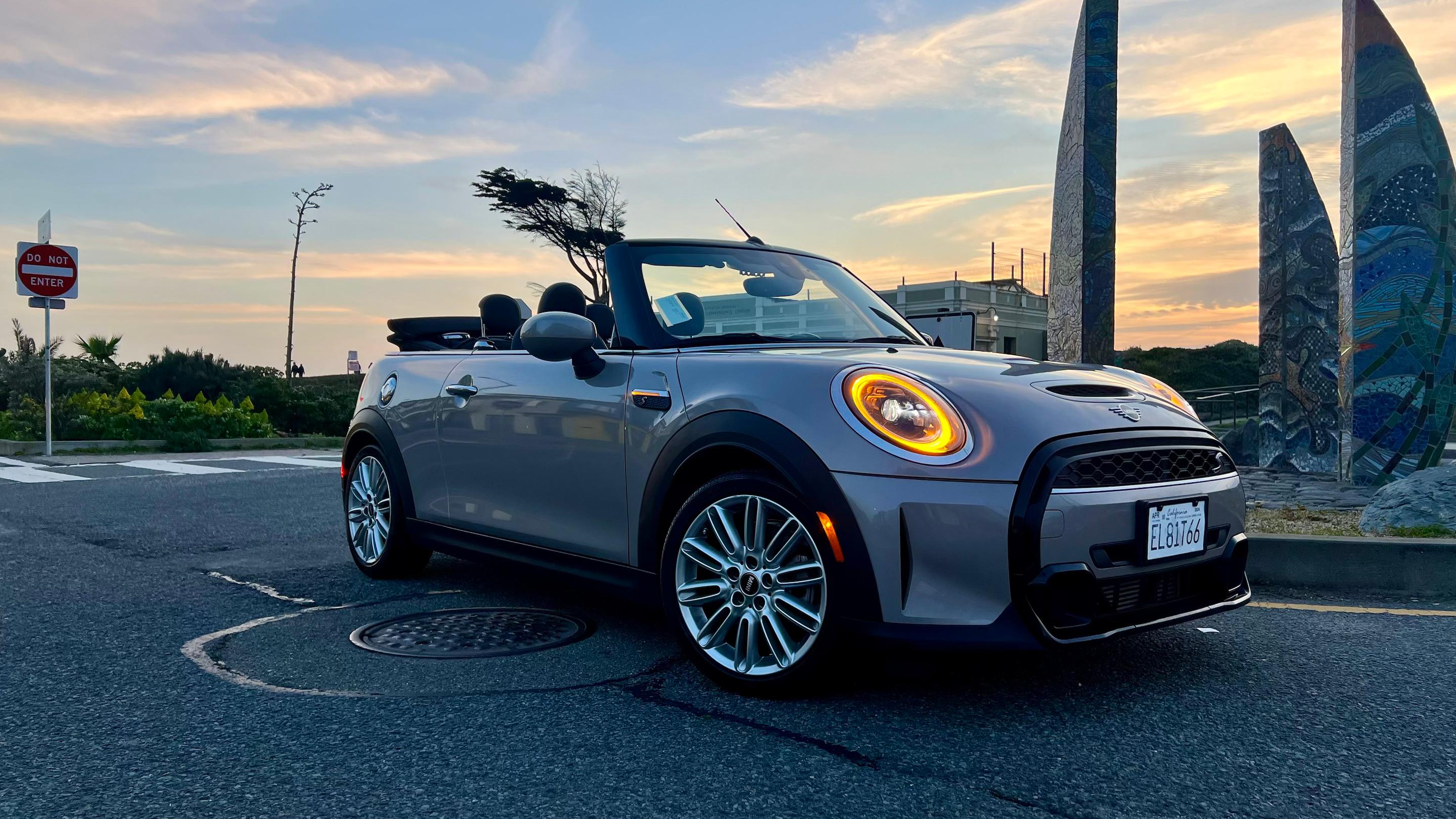 MINI Convertible 2024 in 