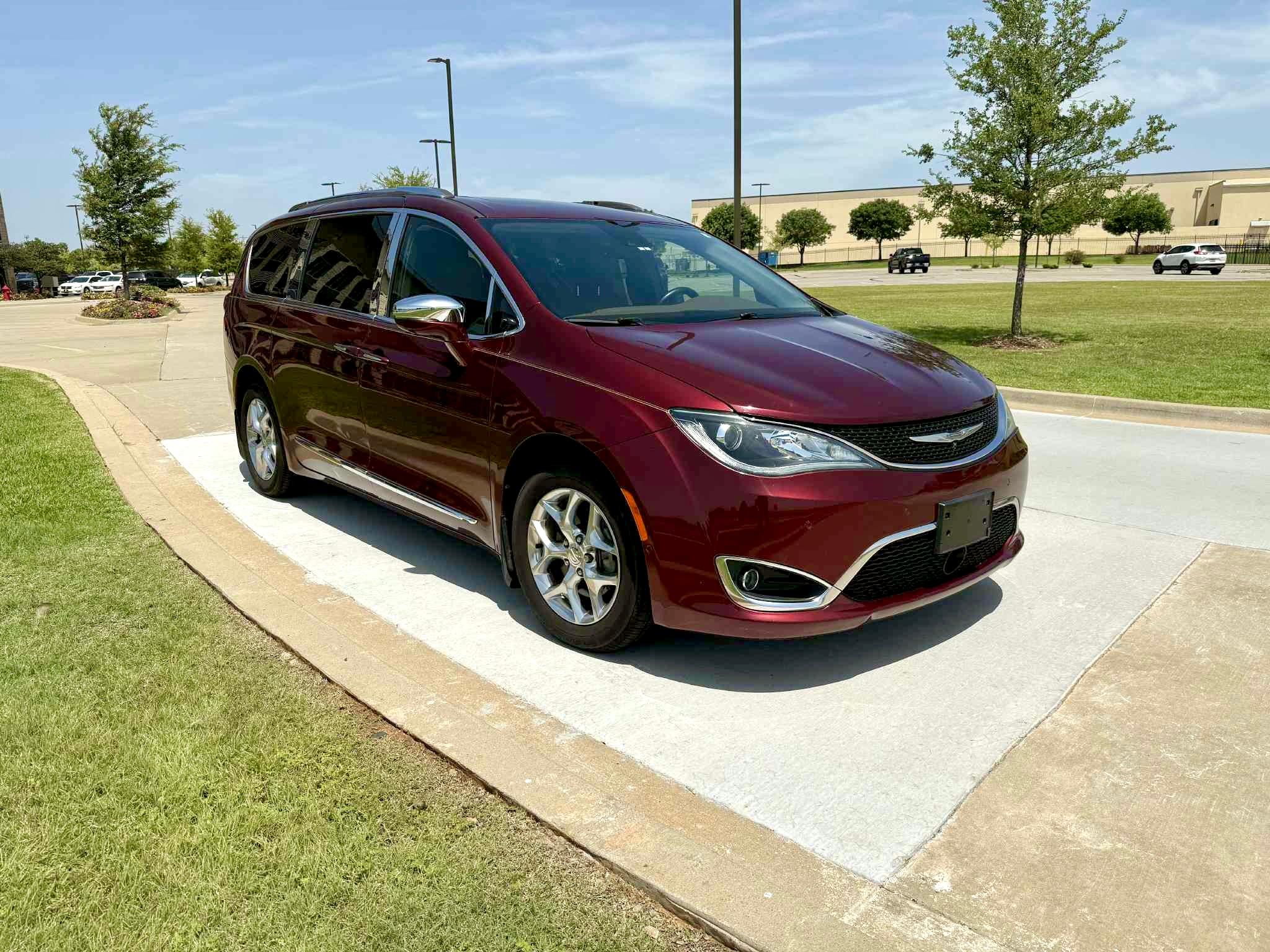 Chrysler Pacifica 2017 in Moore, OK