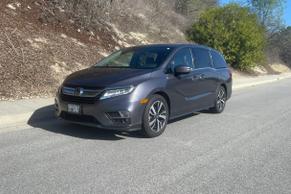 Honda Odyssey 2019 in Walnut