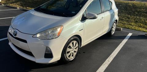 Toyota Prius c 2012