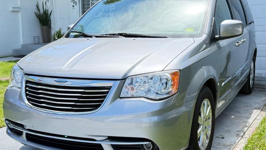 Chrysler Town & Country 2015 in Hollywood, FL