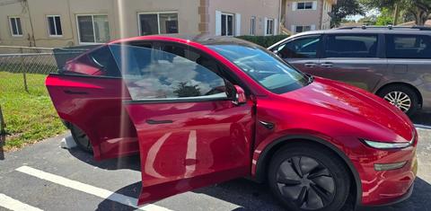 Tesla Model Y 2026
