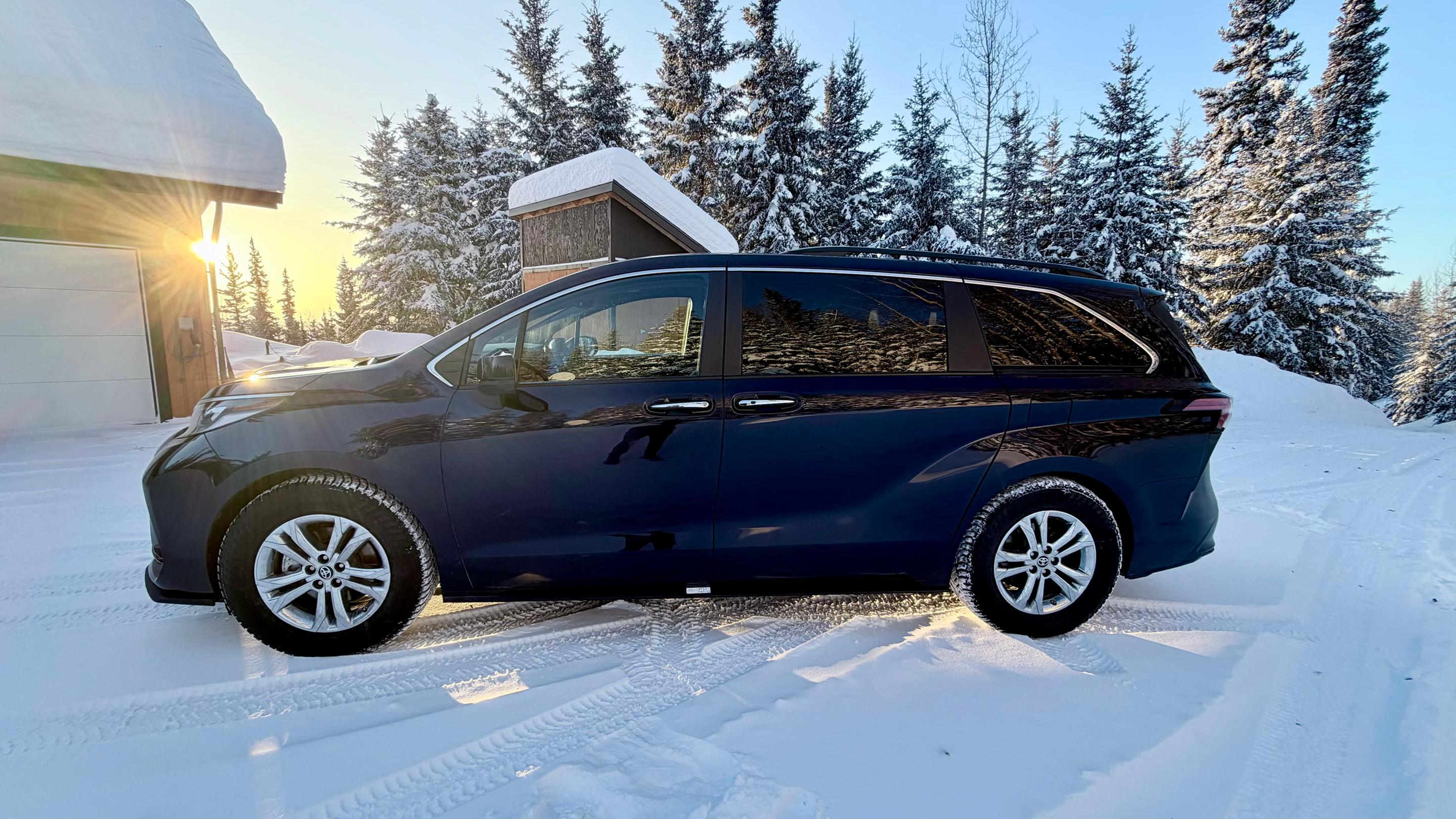 Toyota Sienna 2023 in Fairbanks, AK