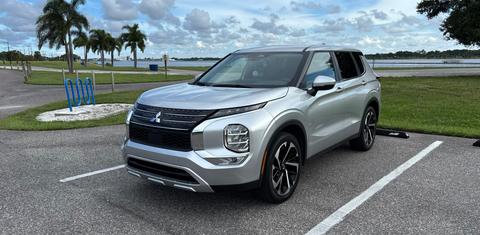 Mitsubishi Outlander 2023