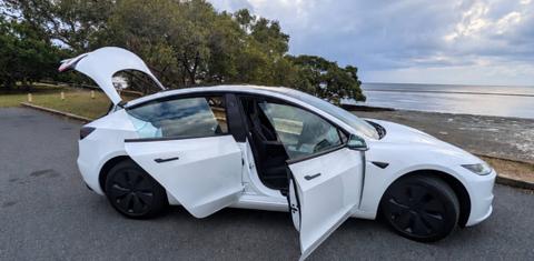 Tesla MODEL 3 2026