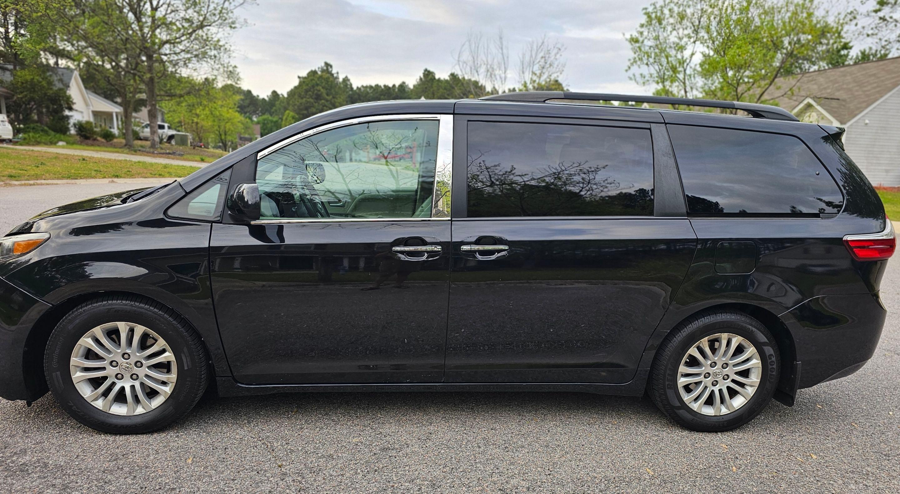 Toyota Sienna 2015 in Lexington, SC