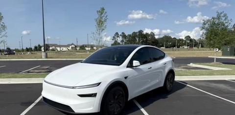 Tesla Model Y 2026