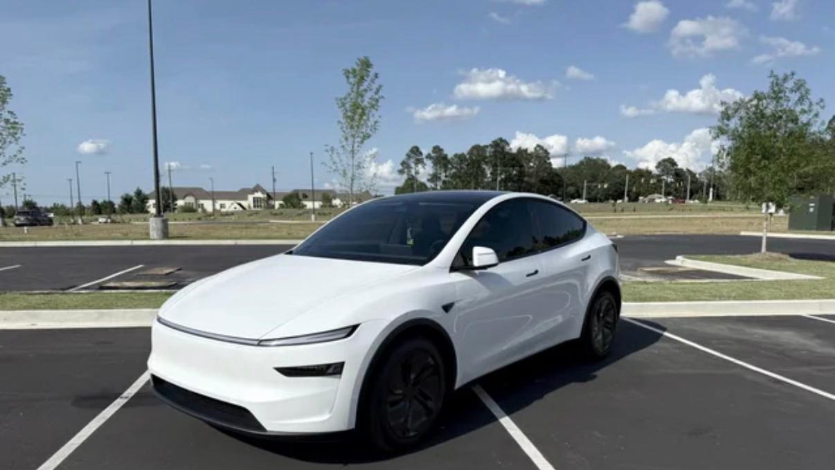Tesla Model Y 2026 in Orlando, FL