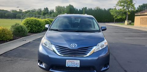 Toyota Sienna 2016