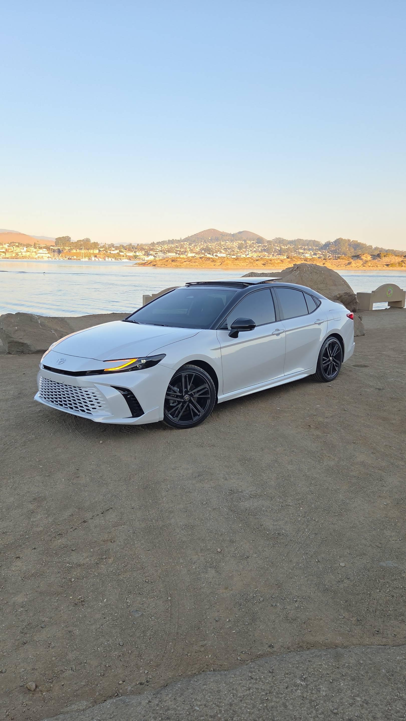 Toyota Camry Hybrid 2026 in Glendale, CA