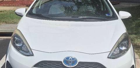 Toyota Prius c 2019