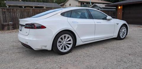 Tesla Model S 2016