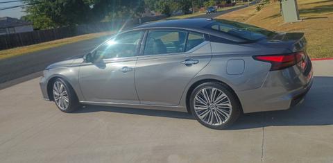 Nissan Altima 2023