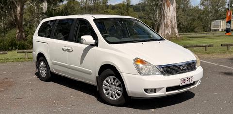 Kia GRAND CARNIVAL 2014