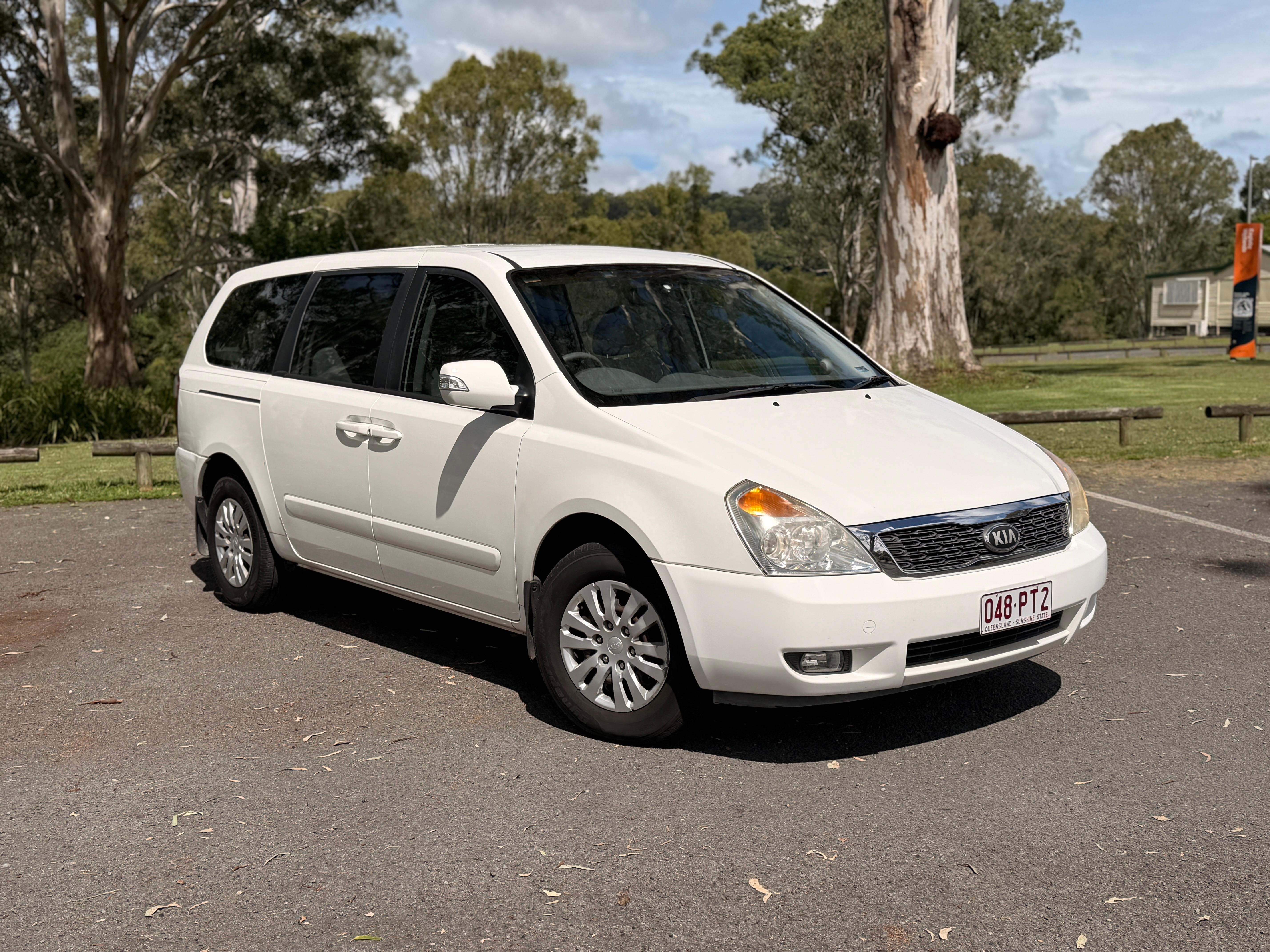 Kia GRAND CARNIVAL 2014 in Eagleby
