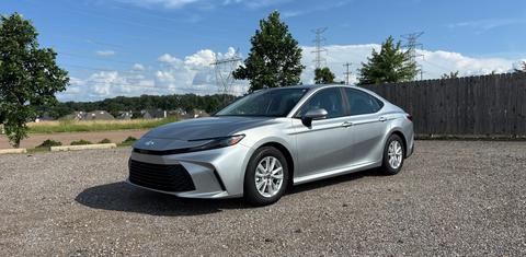 Toyota Camry Hybrid 2025