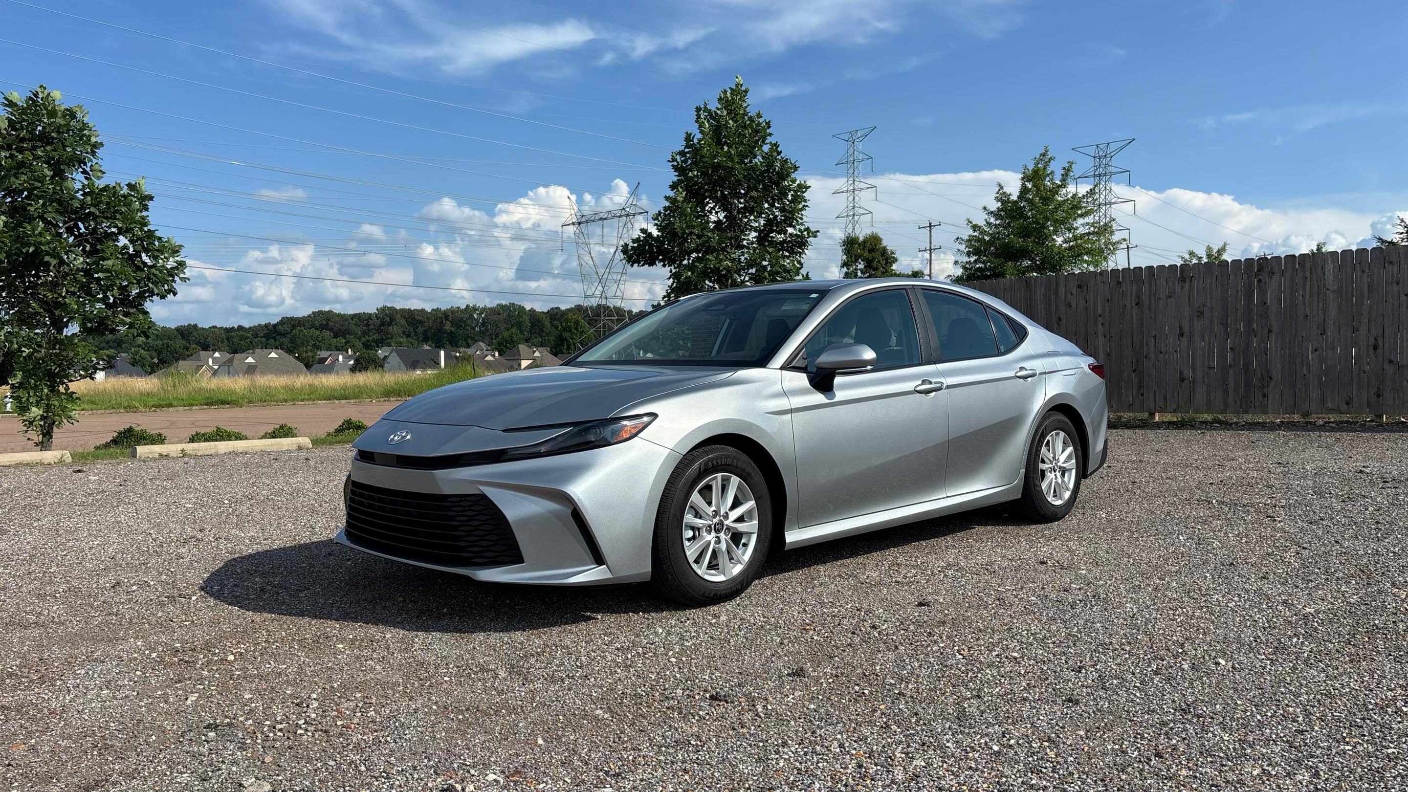 Toyota Camry Hybrid 2025 in Memphis, TN