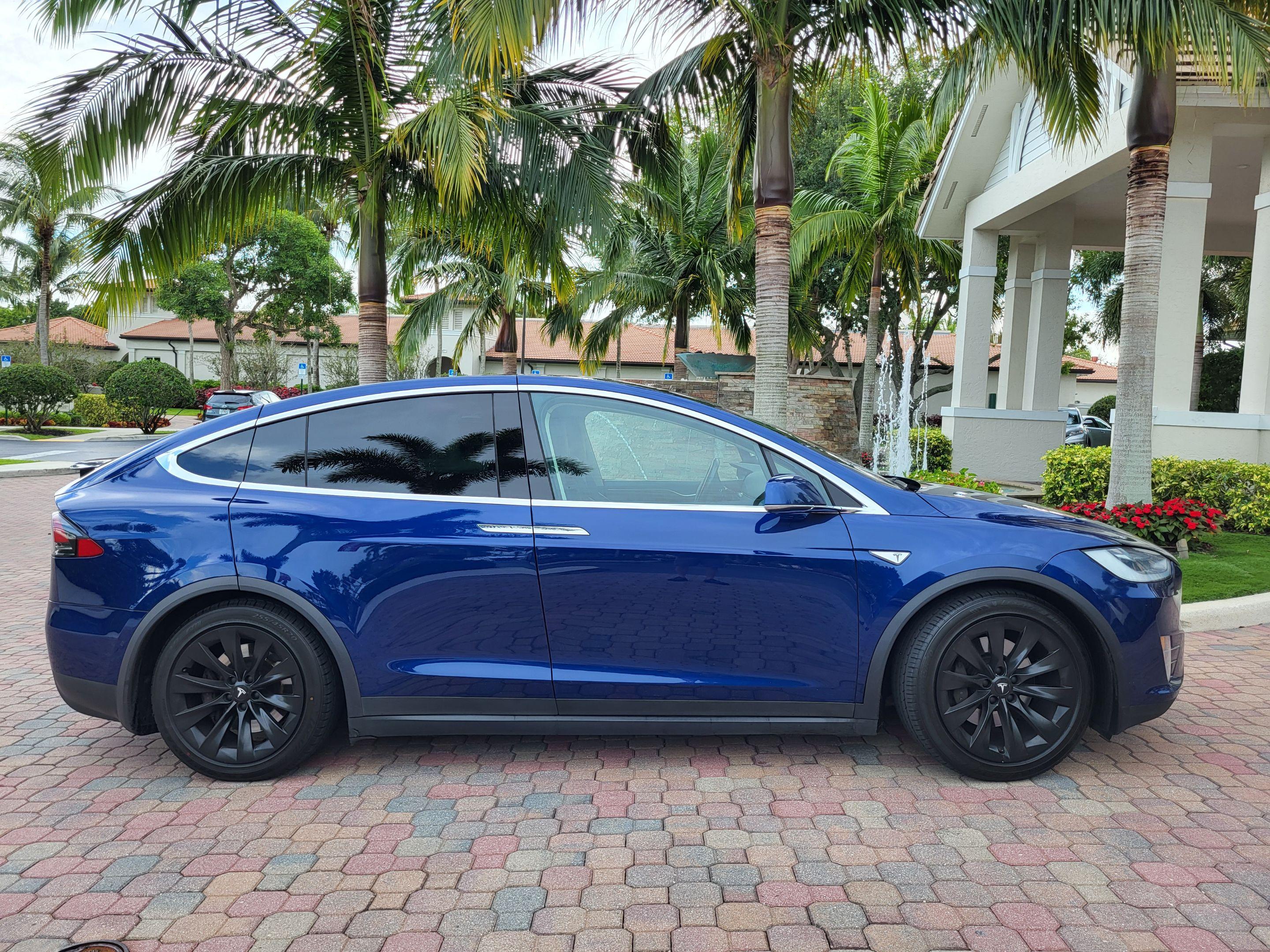 Tesla Model X 2016 in Lake Worth, FL
