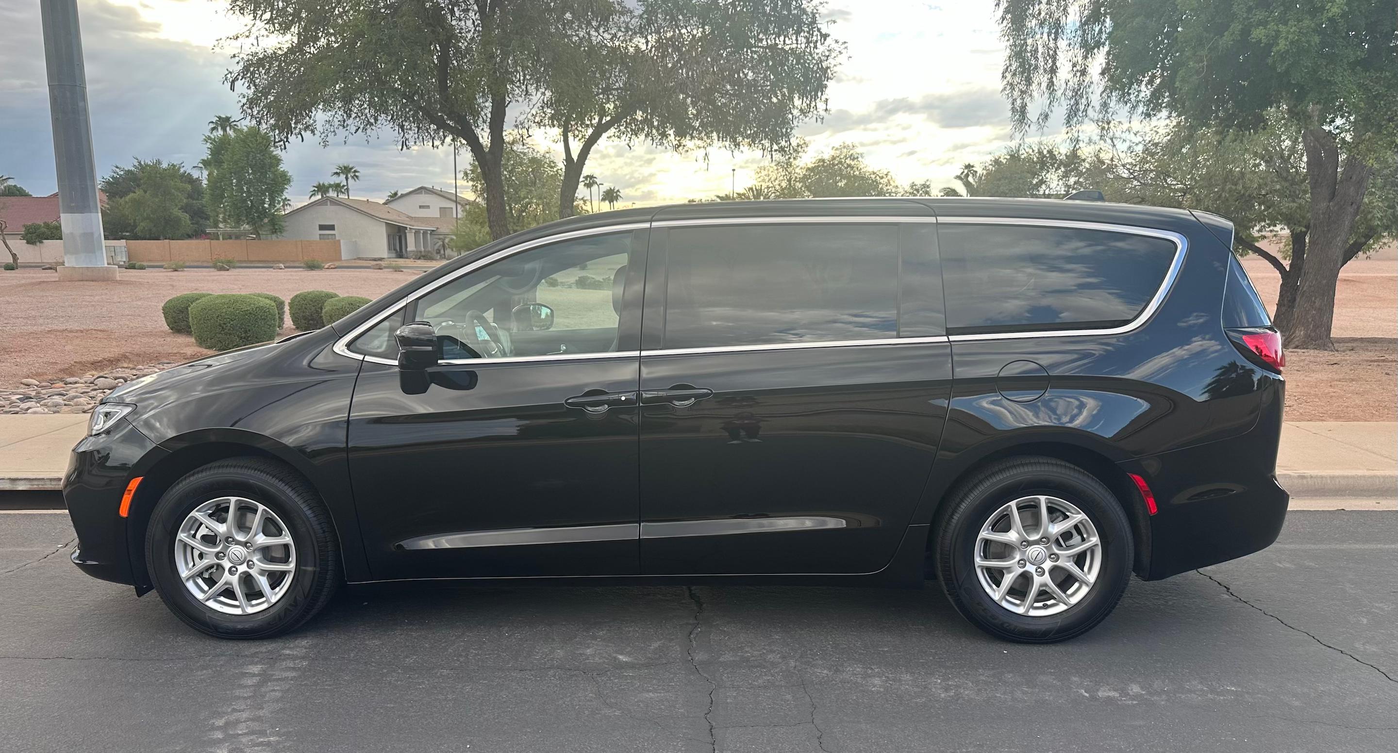 Chrysler Pacifica 2025 in Gilbert, AZ