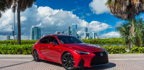 Lexus IS 2025