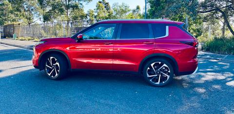 Mitsubishi OUTLANDER 2021