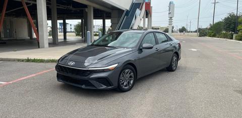 Hyundai Elantra 2024