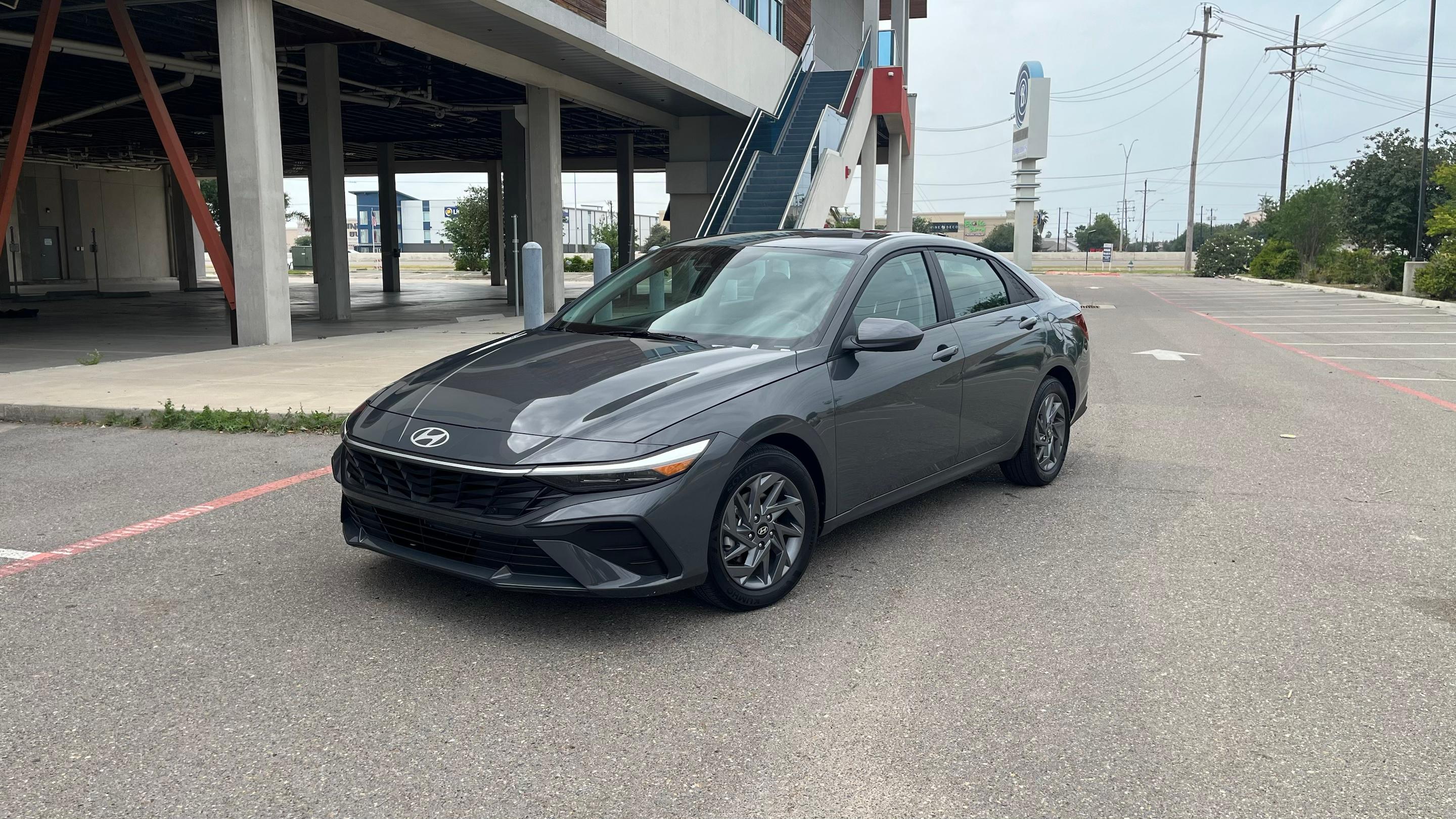 Hyundai Elantra 2024 in Mission, TX