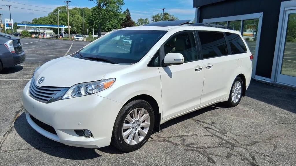 Toyota Sienna 2015 in Boston, MA