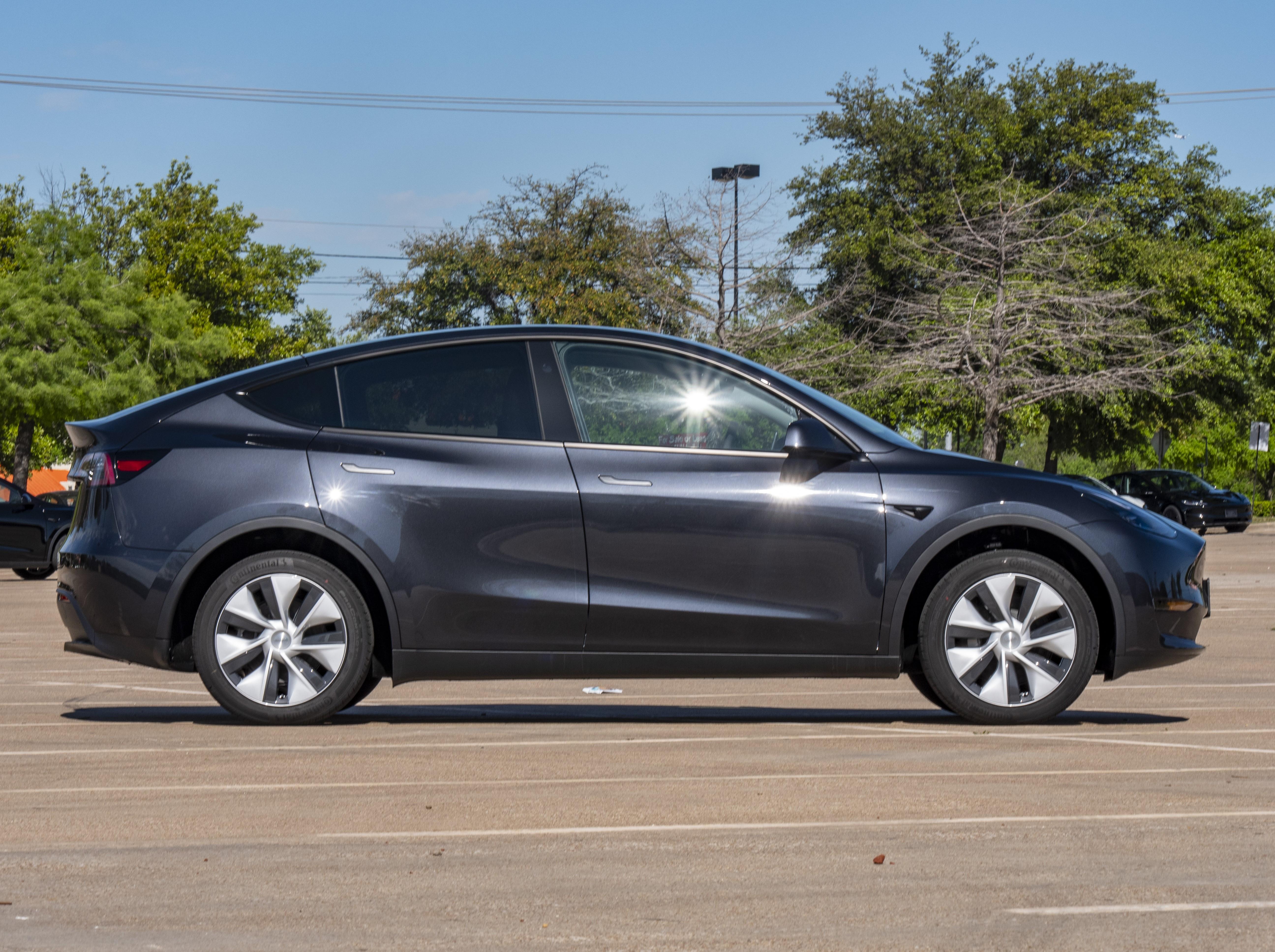 Tesla Model Y 2023 in St. Louis, MO