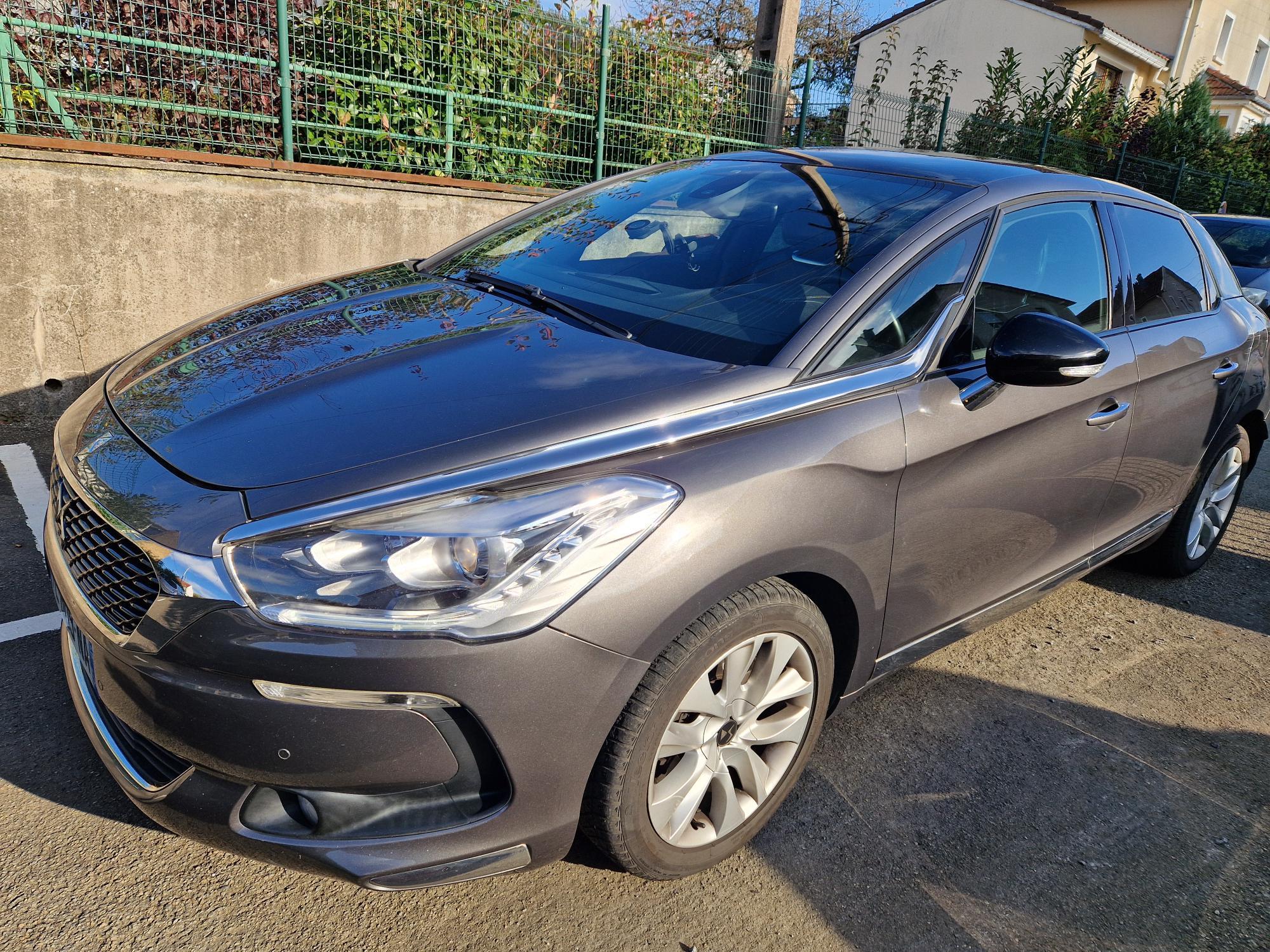 DS 5 2017 à Haucourt-Moulaine
