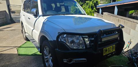 Mitsubishi PAJERO 2018