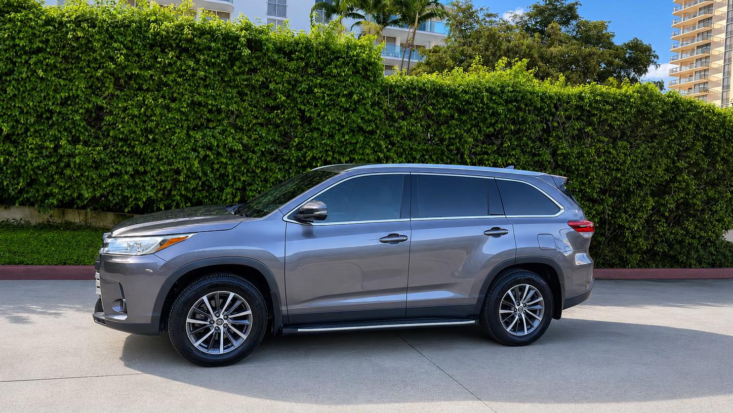 Toyota Highlander 2019 in North Miami, FL