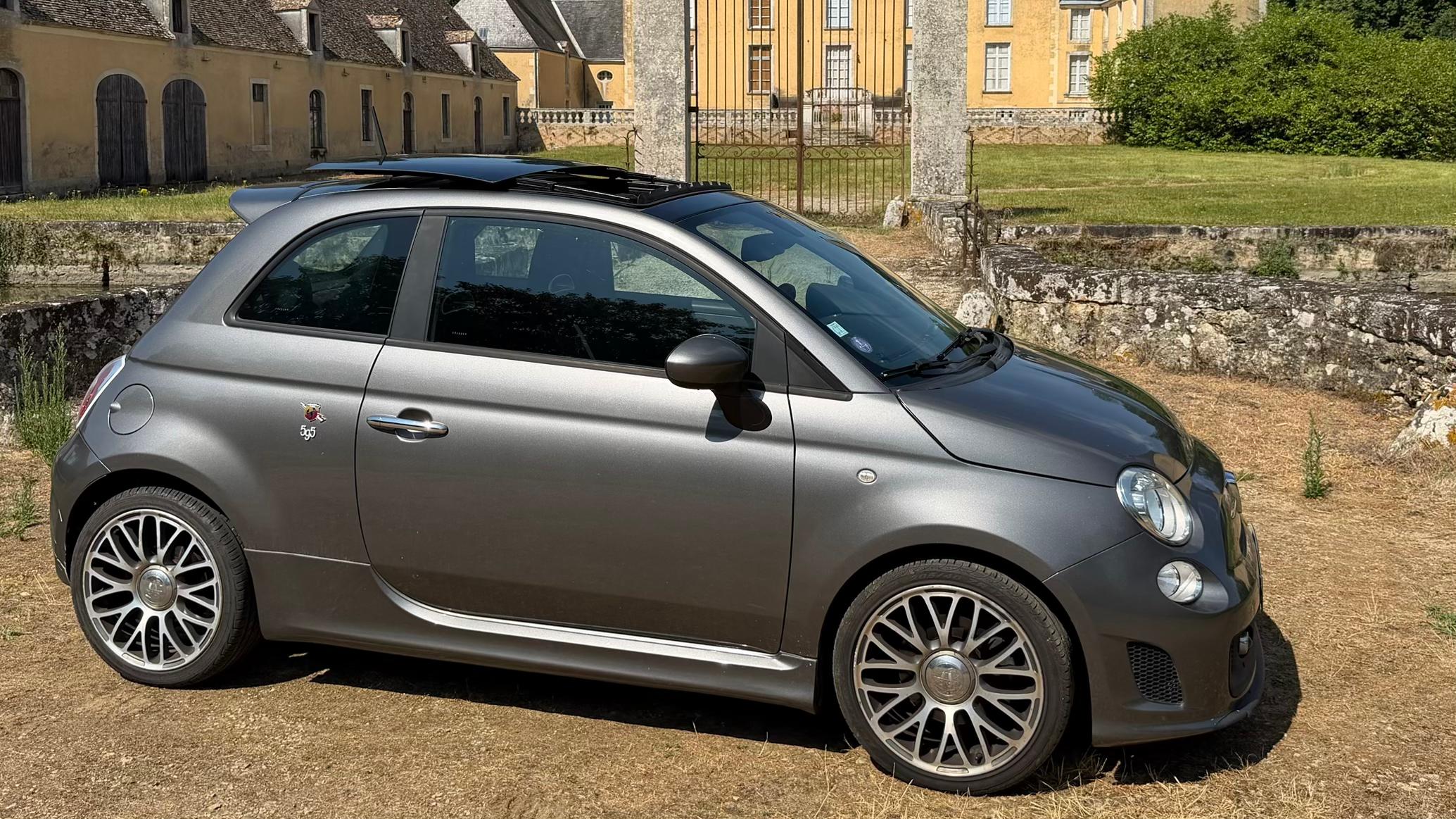 Abarth 595 2016 à Courcival