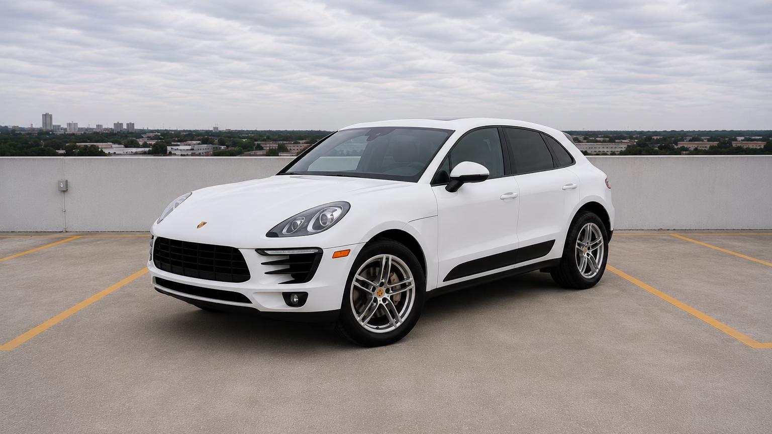 Porsche Macan 2017 in Hialeah, FL