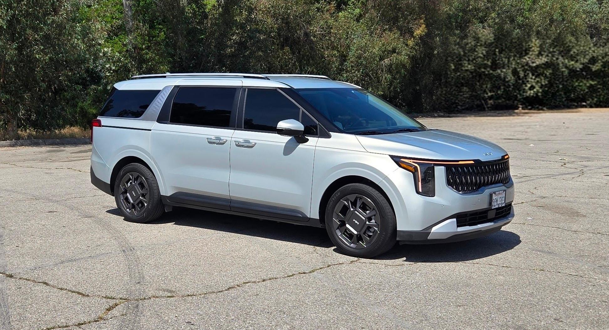 Kia Carnival Hybrid 2025 in Los Angeles, CA