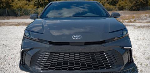 Toyota Camry Hybrid 2025