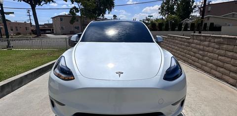 Tesla Model Y 2025