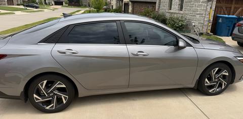 Hyundai Elantra 2024