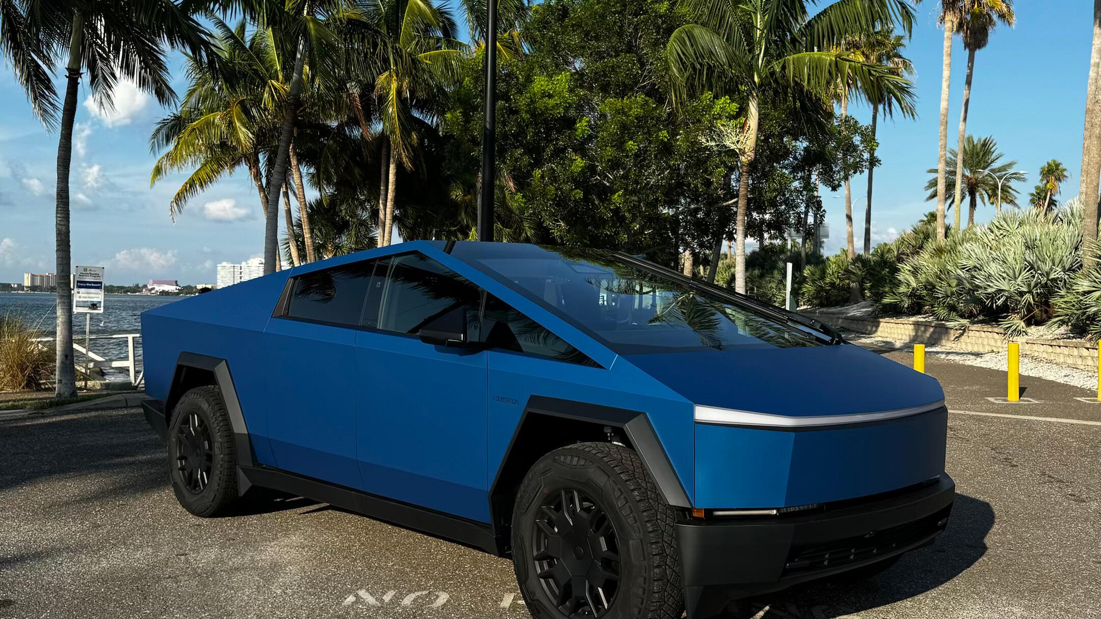 Tesla Cybertruck 2024 in 