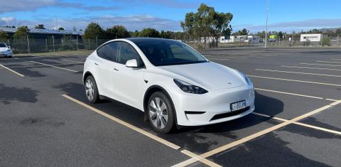 Tesla MODEL Y 2024
