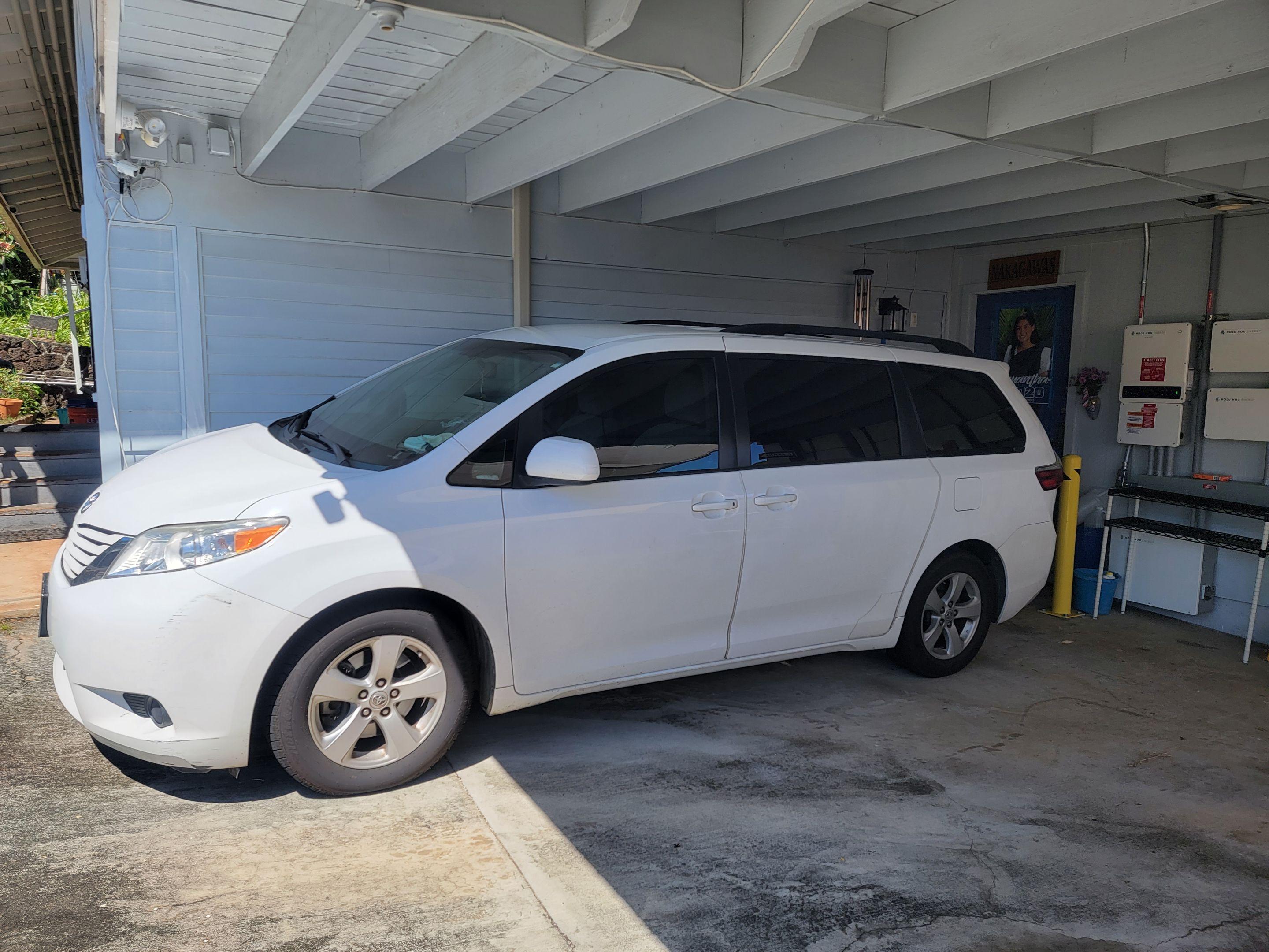 Toyota Sienna 2015 in Honolulu, HI