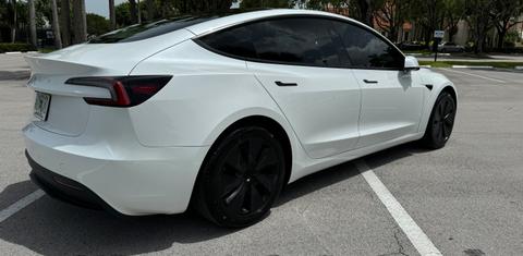 Tesla Model 3 2024