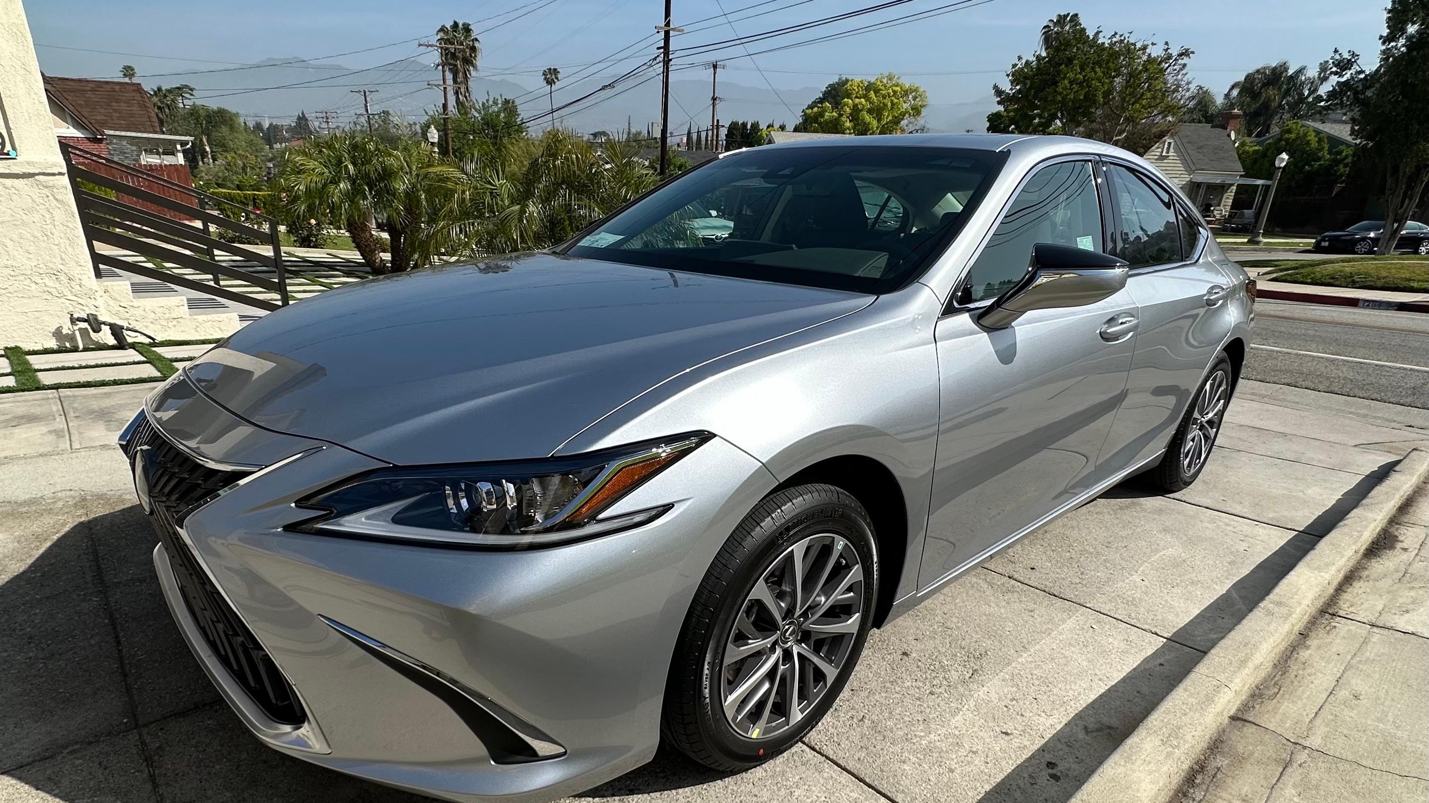 Lexus ES 2023 in 