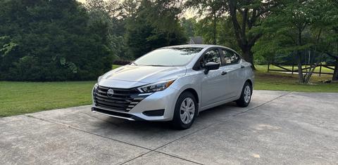 Nissan Versa 2025