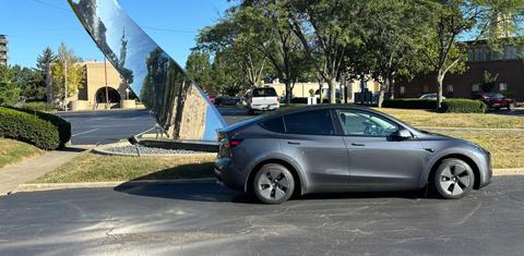 Tesla Model Y 2023