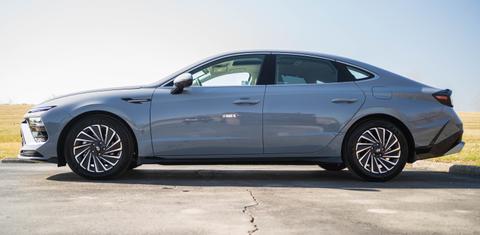 Hyundai Sonata Hybrid 2024