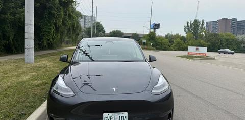 Tesla Model Y 2024