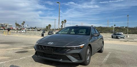 Hyundai Elantra 2024