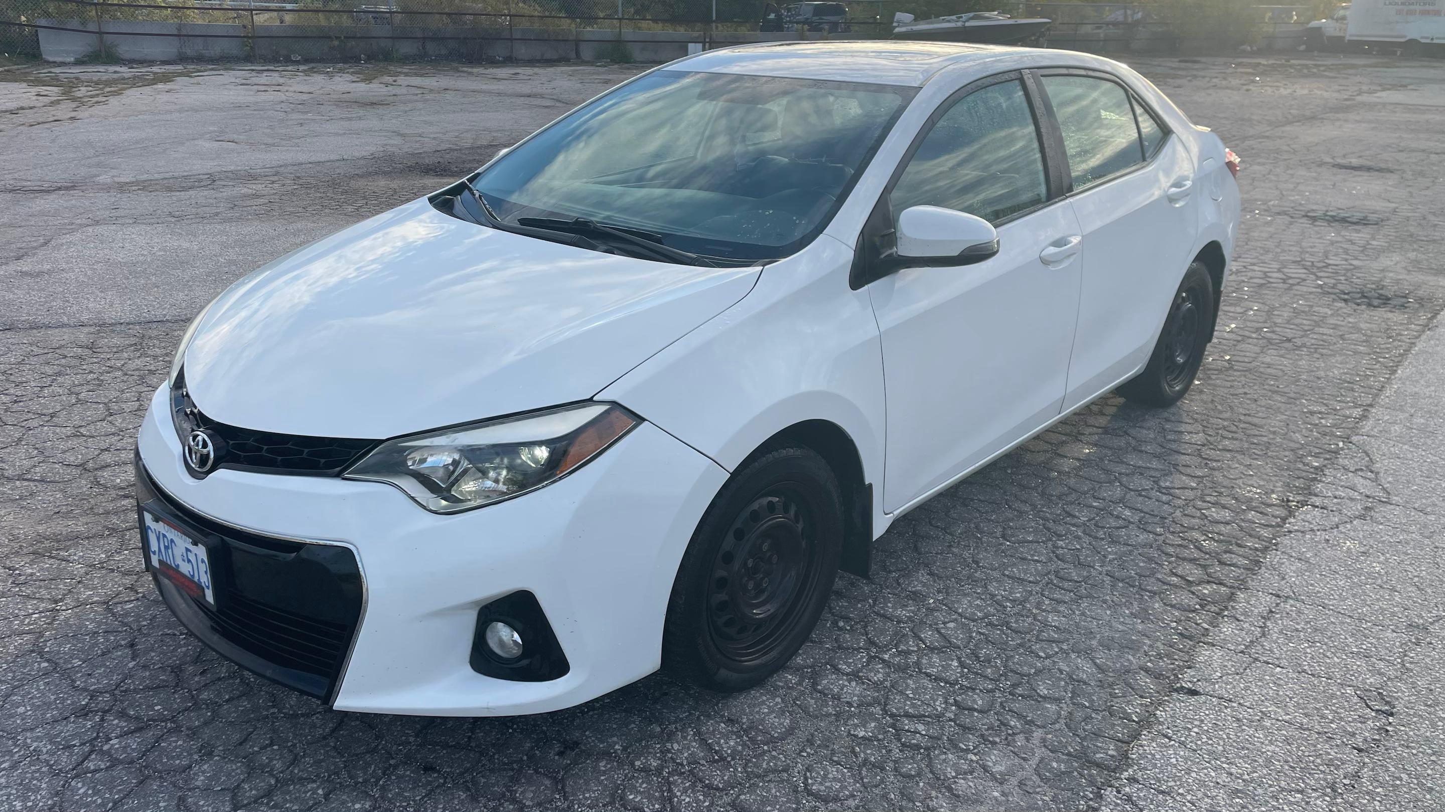 Toyota Corolla 2016 — Options de location de voitures à Toronto, ON